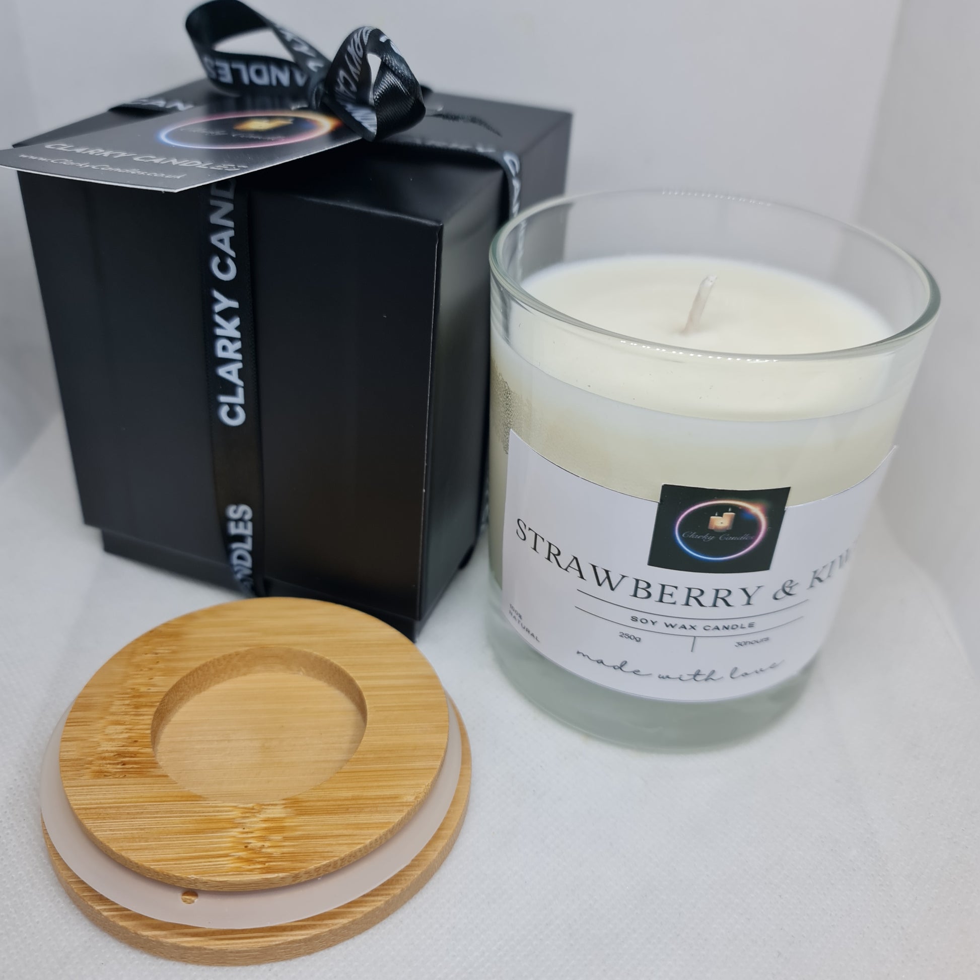 Luxury Gift Wrapped Candle Strawberry & Kiwi